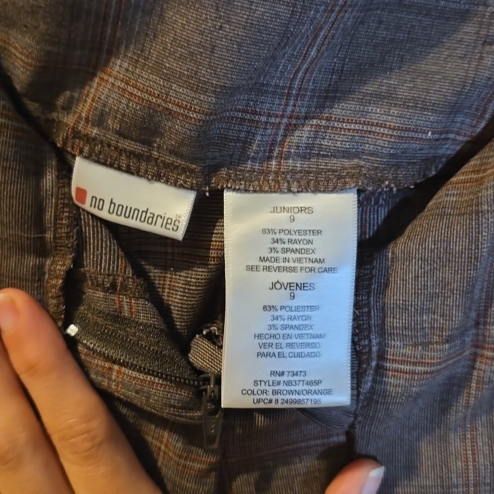 NO Boundaries BROWN slacks capris - Picture 3 of 3
